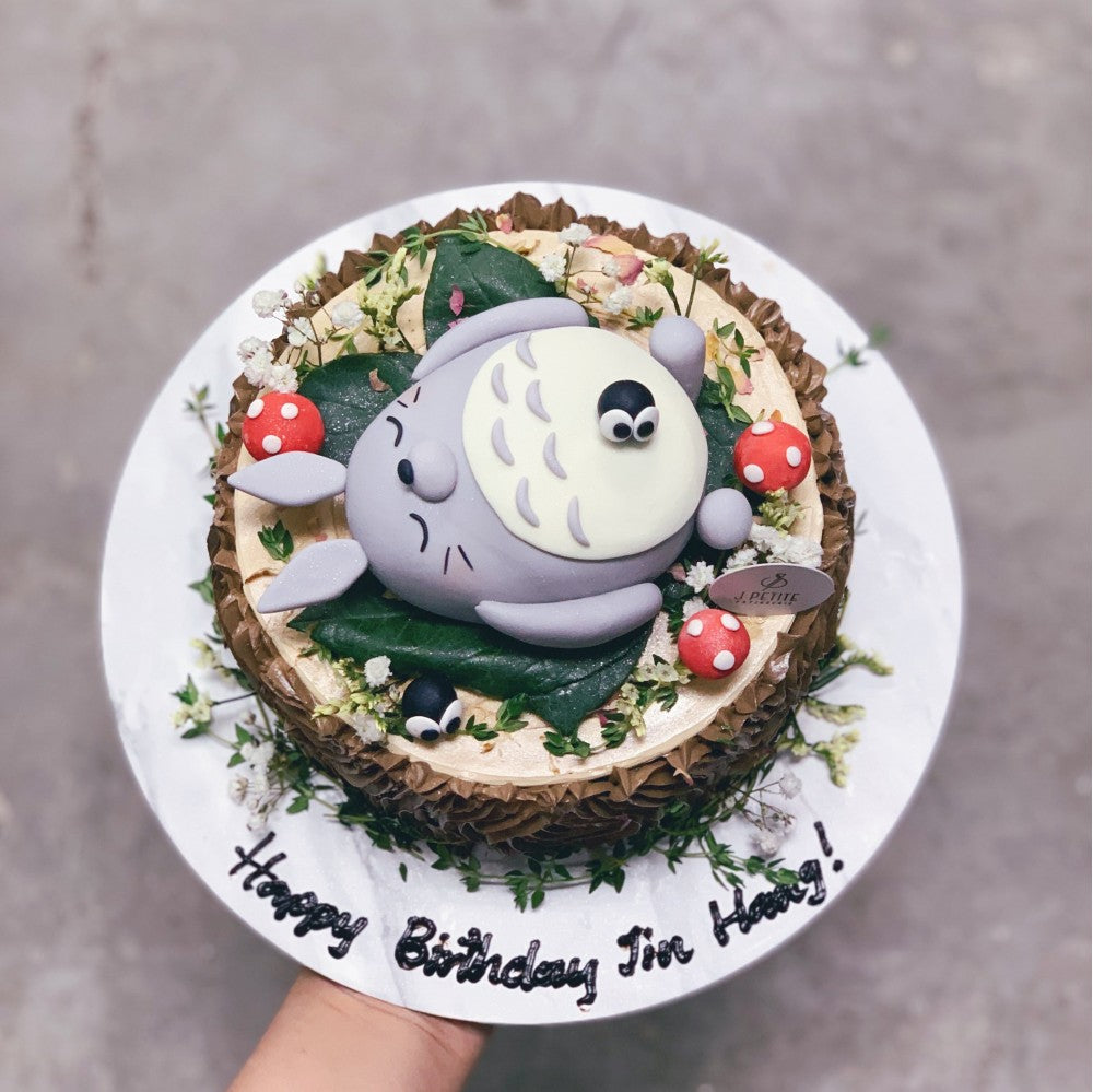 Totoro Garden Woodstump Cake